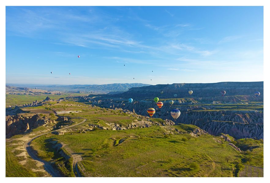 hot air balloon cappadocia turkey goreme national park voyager balloons