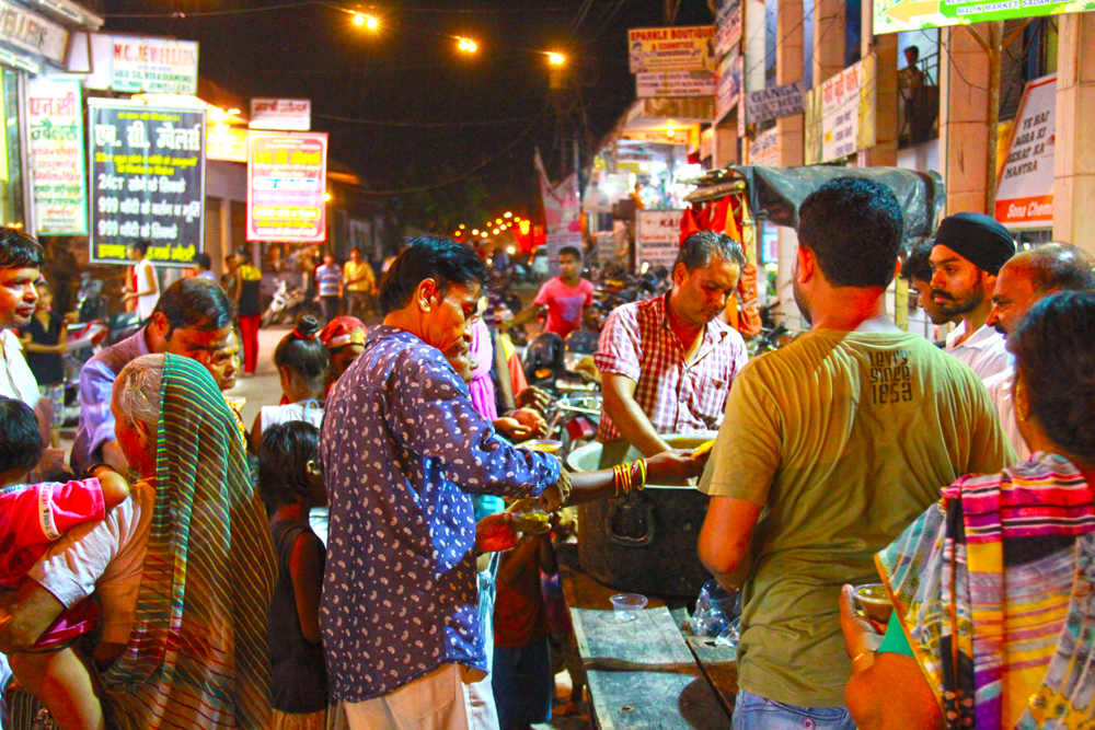 free-food-lord-ganes-central-market-agra