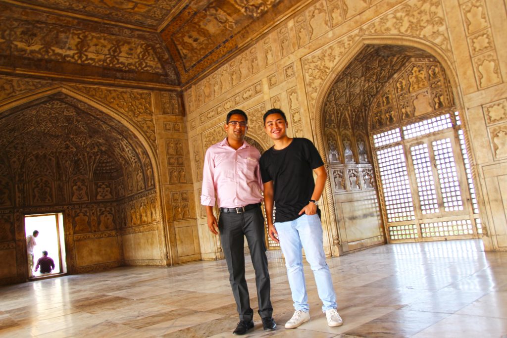 mr-babar-tour-guide-in-agra-red-fort-india