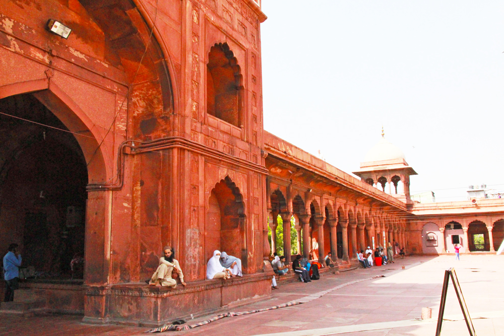 muslim-mosque-delhi-jama-masjid-solo-tour-entrance