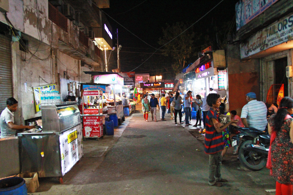 streets-central-market-agra