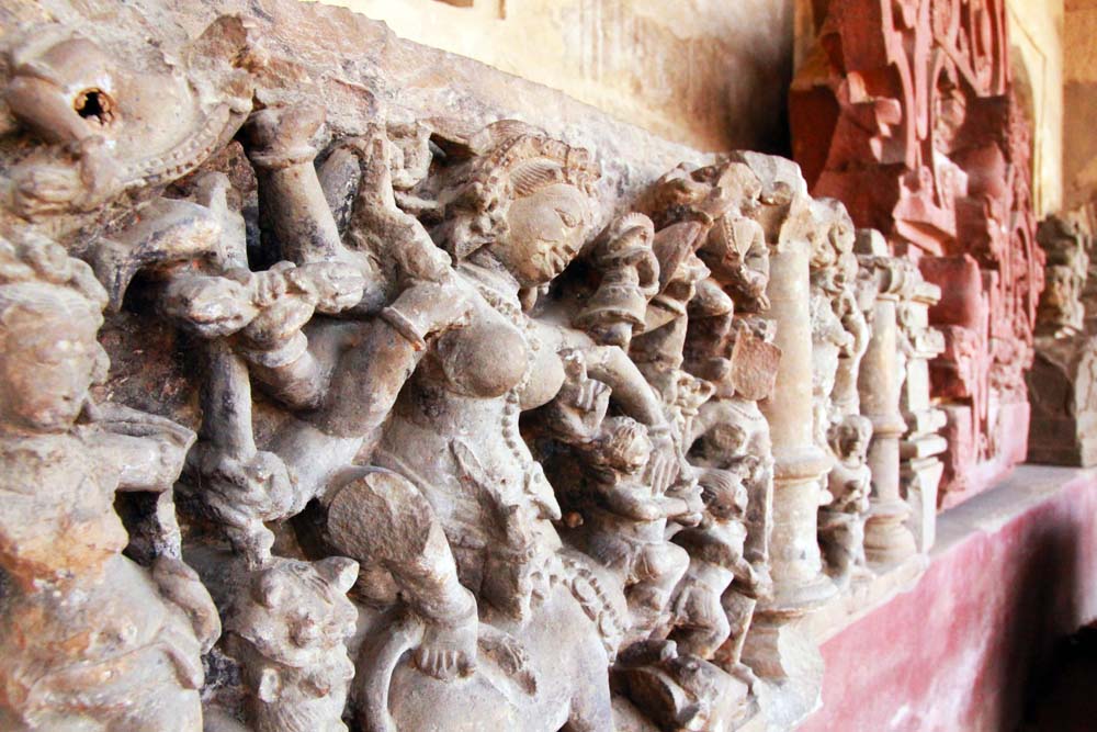 chand-baori-stepwell-ancient-india-jaipur-rajasthan-people-face-of-indian-batman-film-location-hindu-carving